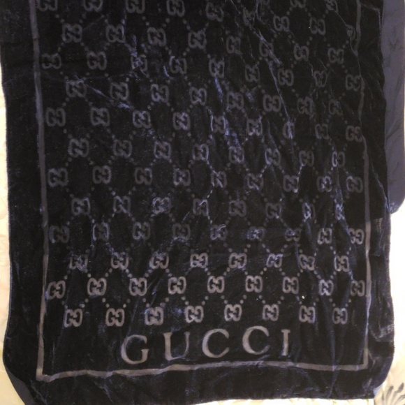 Gucci Scarf Authentic  lg - Picture 1 of 6